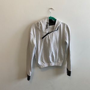 P’tula Cropped Hoodie size extra small